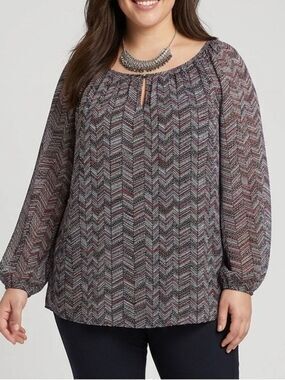 DAISY FUENTES Long-Sleeve Chevron Print Blouse in Burgundy and Black Sox Large